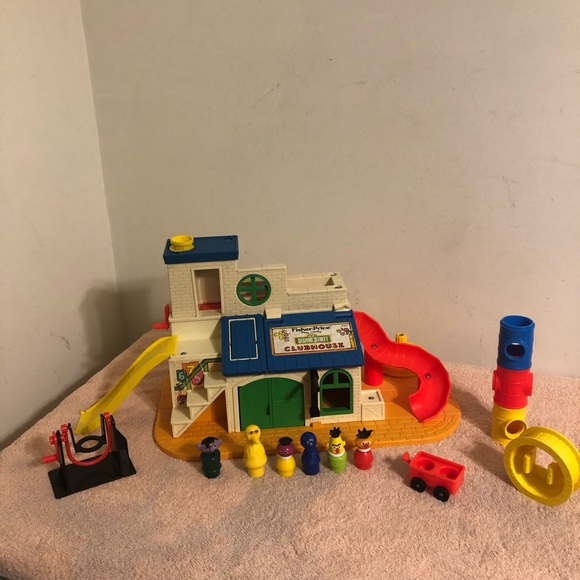 Vintage 1976 Fisher Price Little People Sesame Street Clubhouse